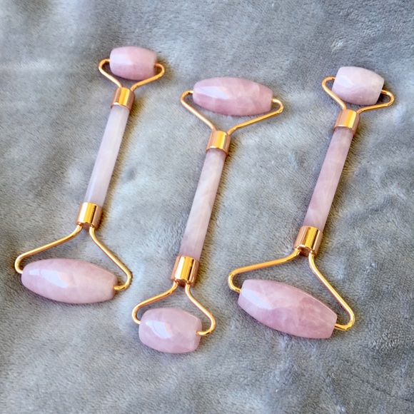 Rose Quartz Face Roller - Picture 5 of 8